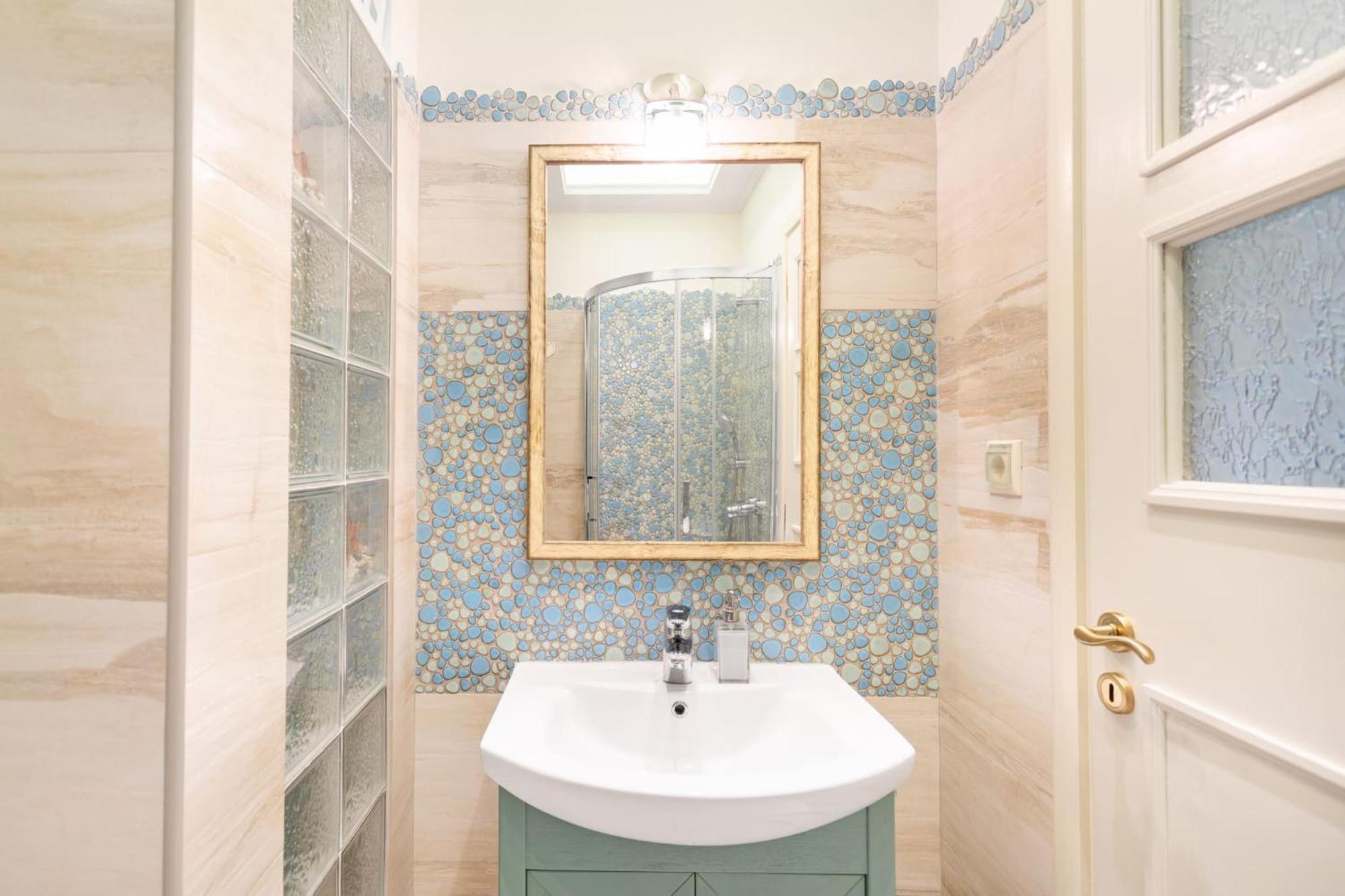 Bright, Calming Retreat With A Balcony Near Metro! Apartment Athens Exterior photo